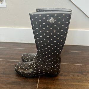 Ugg rainboots. Only worn 3 times